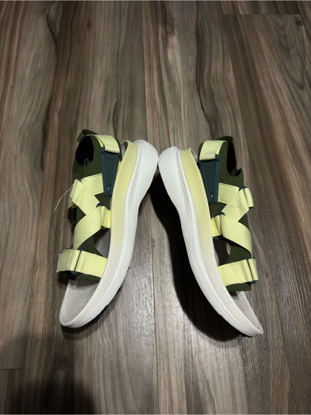 Teva Aventrail Hiking Sandals Pesto Green Mens Size 9 New
